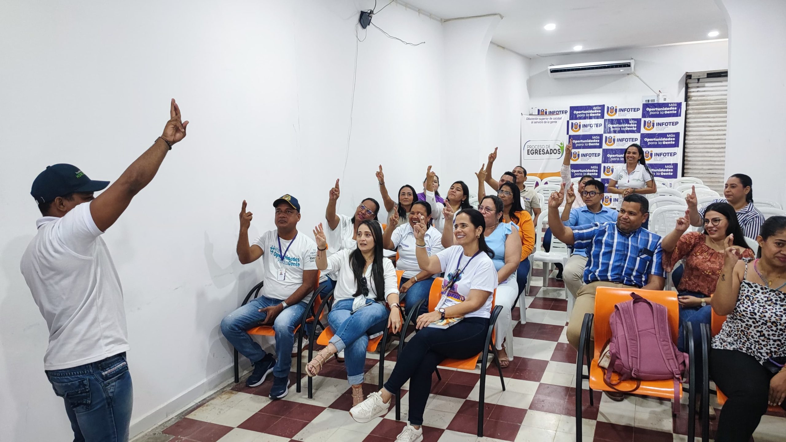 Funcionarios y docentes de Infotep inician capacitación en Lengua de ...