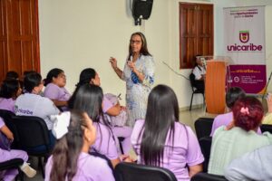 Esteisy Terrazas Mimila, profesional en Salud Reproductiva y Partería, con formación en mindfulness y conciencia plena.