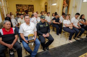 Personalidades asistentes a la ceremonia.