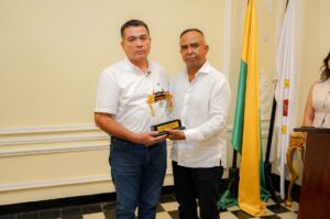 Carlos Padilla Peña, presidente del Concejo Municipal y el doctor Leonardo Fabio Pérez Suescún, rector de la Institución Universitaria del Caribe (Unicaribe).