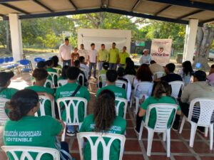 Estudiantes participaron de la jornada que les permitió aplicar conocimientos en un entorno real de aprendizaje con impacto ecológico y social a mediano plazo.