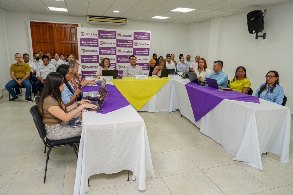 Pares Académicos visitan Unicaribe en proceso de Registro Calificado de Administración de Empresas.
