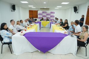 reunión con actores del proceso académico y social de Unicaribe. Estudiantes, profesores y egresados de esta Casa de Estudios, junto con representantes de las empresas e instituciones del sector productivo y la sociedad del Magdalena y la Región.