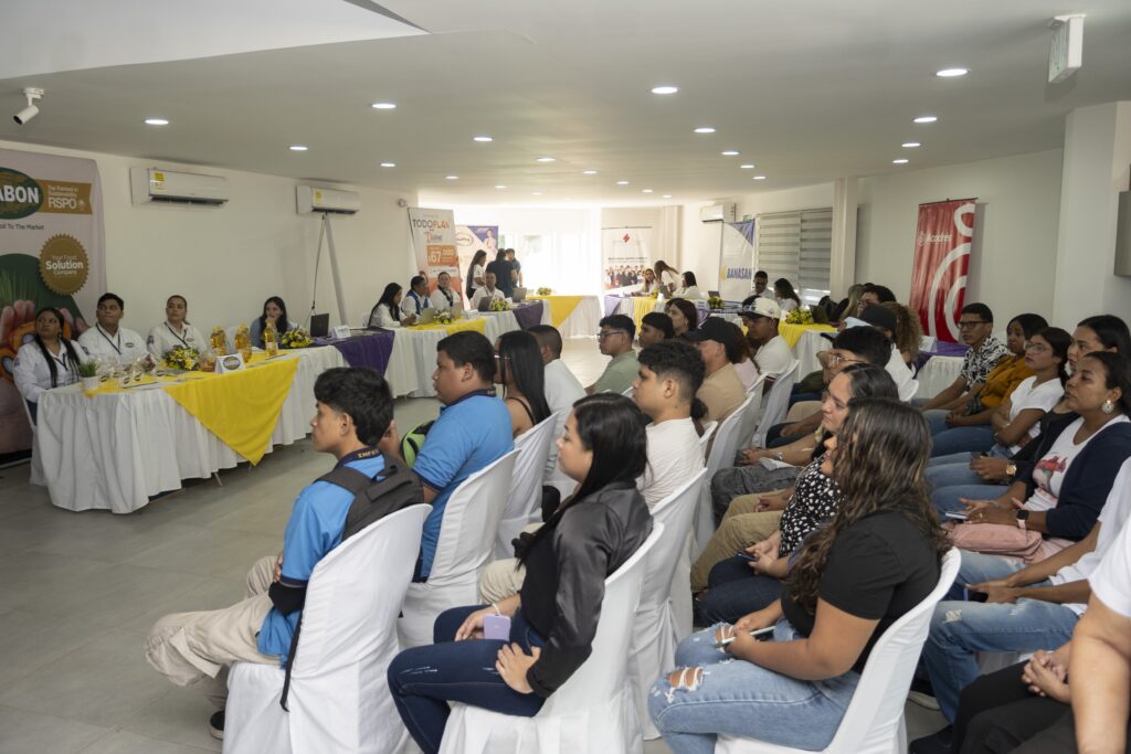 Feria de Empleabilidad, conectando a los asistentes con más de 100 vacantes.