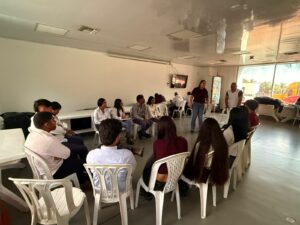 Conexión del aprendizaje teórico con la realidad del sector logístico y demostrando -una vez más- la prioridad que Unicaribe da a la formación de sus futuros profesionales.