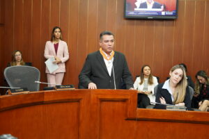 Intervención del doctor Pérez Suescún destacó la expansión lograda por Unicaribe desde Ciénaga hacia municipios como Minca, Santa Marta y Zona Bananera, en Magdalena. A esto sumó el avance tenido en cobertura hacia Mompox, en Bolívar; Montelíbano, Córdoba; y próximamente hacia Sucre también, lo que implica un crecimiento del 500% en cobertura y 2000% en la oferta académica.