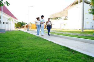 En el Campus Costa Verde el ambiente se llenaba de la energía de los futuros ingenieros Industriales, Eléctricos y técnicos en Producción Agropecuaria Sostenible.