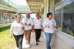 Recorrido de los funcionarios, Institución Universitaria del Caribe (Unicaribe), en articulación con el Ministerio de Educación Nacional y la Gobernación de Bolívar.