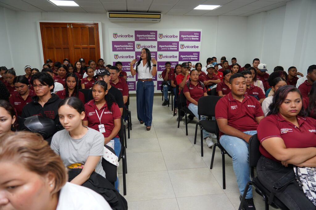 Estudiantes de Administración Logística de Unicaribe, Taller de Pitch.