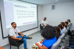 Esta actividad impacta en la consolidación de los resultados de aprendizaje transversales relacionados con el emprendimiento y la adaptabilidad profesional.