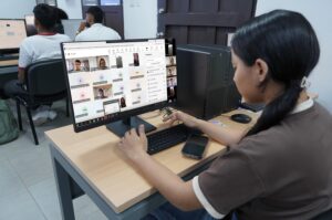 La actividad impactó directamente en los resultados de aprendizaje de los participantes, quienes fortalecieron su competencia para identificar y analizar modelos de gestión logística en entornos reales.