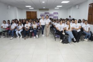 Docentes y estudiantes del programa de Atención y Cuidado a la Primera Infancia, UNICARIBE.