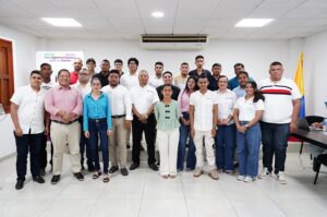 Docentes y estudiantes de décimo semestre del programa de Ingeniería Informática.