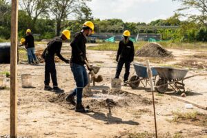 Creación de nuevos laboratorios de vanguardia, ambientes modulares y aulas tecnificadas.