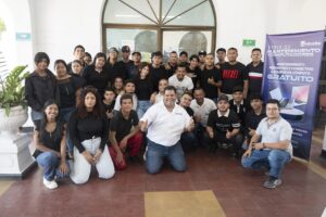Docentes y estudiantes del programa de Ingeniería Informática Unicaribe.