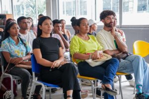 A través de estos encuentros, facilitamos una transición exitosa para nuestros nuevos estudiantes hacia la vida universitaria, brindándoles el acompañamiento necesario para su bienestar.