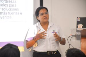 La actividad tuvo como objetivo informar a los estudiantes sobre las dinámicas del trabajo voluntario y su relación con el desarrollo comunitario.