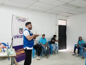 La capacitación abordó aspectos fundamentales como la atención inicial a personas lesionadas, las medidas básicas de respuesta y los protocolos necesarios para estabilizar a un afectado mientras llega el personal médico especializado.