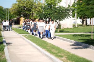 Durante la jornada, los alumnos recorrieron los laboratorios, auditorios y zonas académicas del campus.