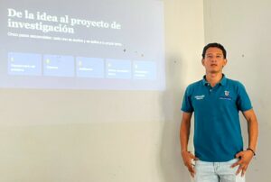 Héctor forja su futuro profesional en las aulas de la Institución Universitaria del Caribe (Unicaribe).