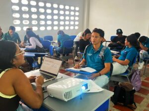 • La historia de un joven deportista que equilibra la alta competencia futbolística con su formación en el programa de Contaduría Pública, demostrando que el rigor académico y la pasión deportiva pueden marchar de la mano.