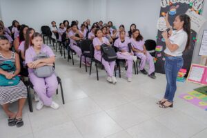 Profesora Maira Echeverría Figueroa, adscrita a la asignatura Acercamiento a la Lectura y la Escritura de la institución.