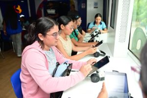 La Vicerrectoría Académica reiteró que los canales de atención administrativa y las plataformas de pago en línea permanecen habilitados para resolver inquietudes.
