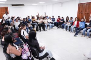 La participación estudiantil es un pilar fundamental en la toma de decisiones y en el diseño de una universidad que responde activamente a las necesidades de su comunidad.